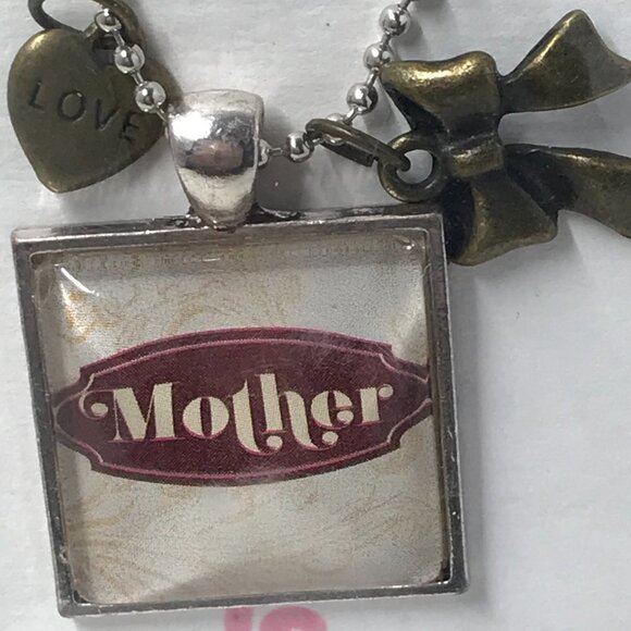 NEW Pendent necklace that says "mother" with 2 charms and a 18 inch chain - Picture 4 of 5